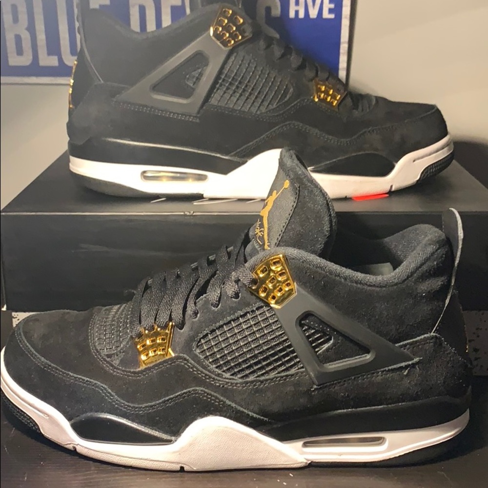 Jordan retro 4 royalty